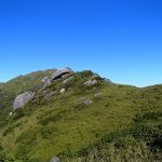 青き空、宮之浦岳へ。